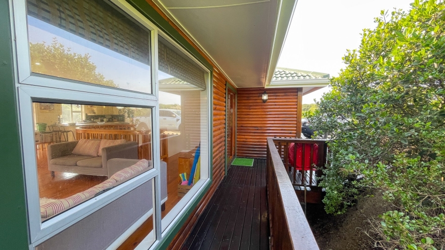 6 Bedroom Property for Sale in Nature On Sea Western Cape